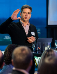 Photo Ils montrent la voie Photo Ils montrent la voie